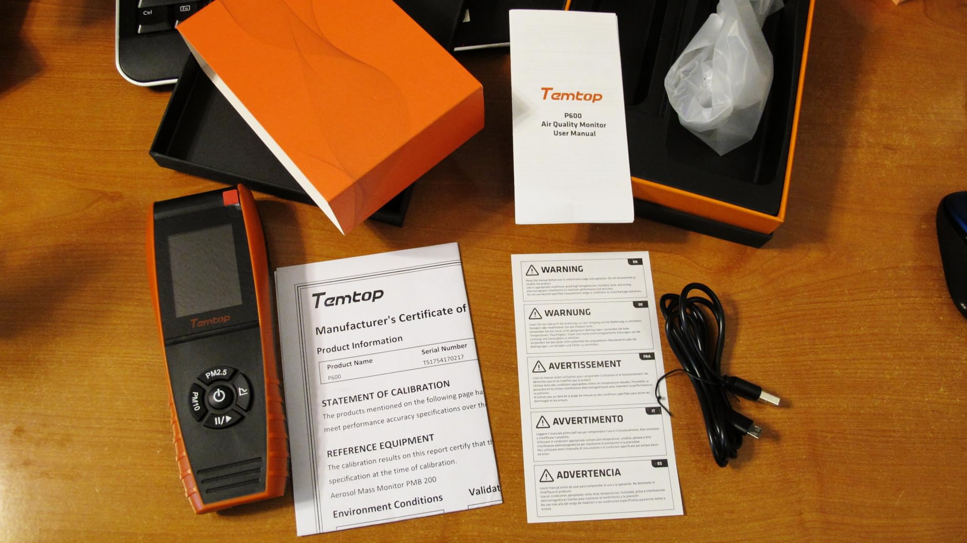 Temtop PM2.5 Monitor P600, Essential Air Particle Meter PM2.5 PM10 Air Quality Tester for Indoor/Outdoor Air Pollution Detection, Particle-Centric Detector w/Data Histogram Display customer photo 1
