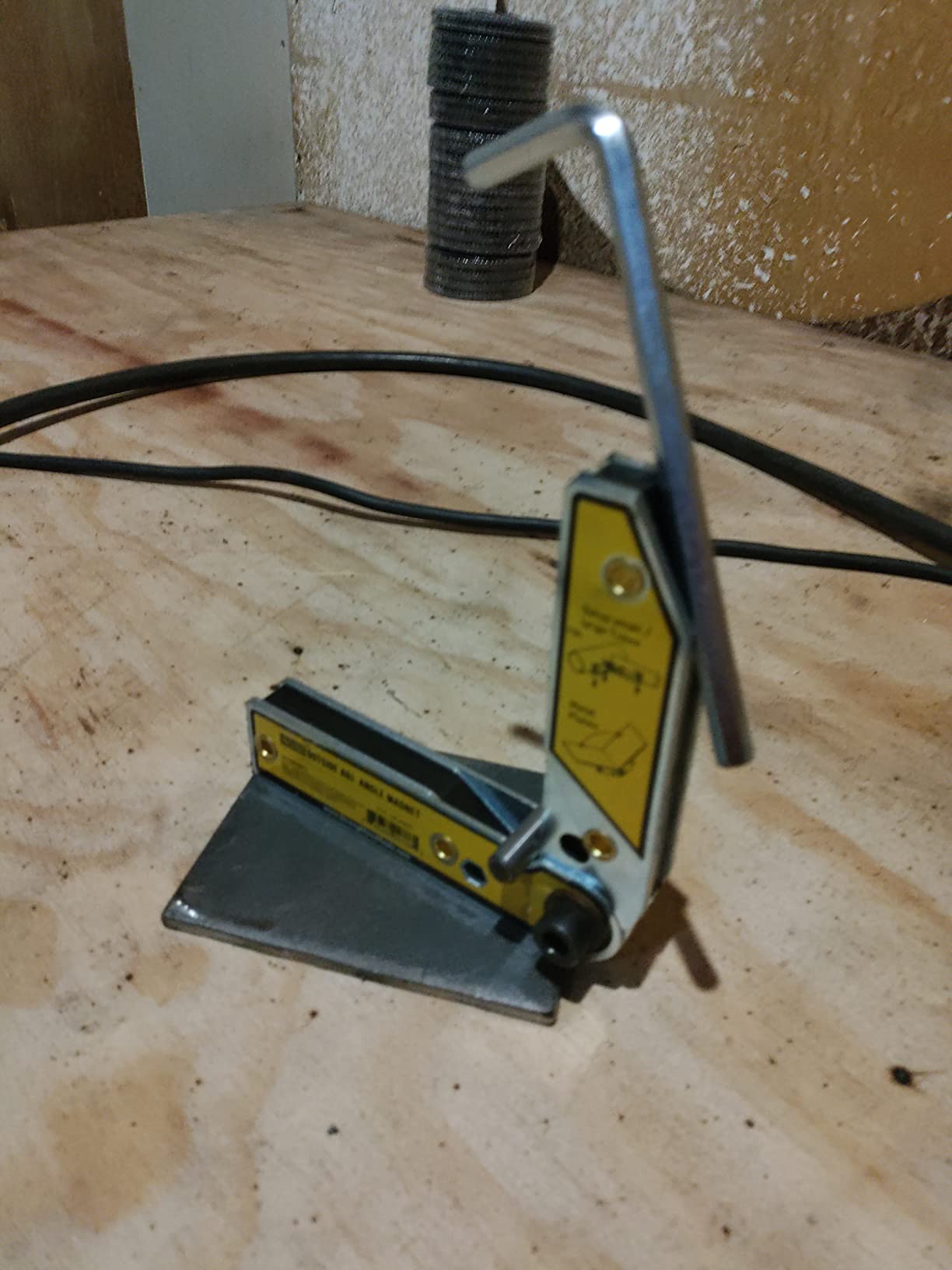 Strong Hand Tools MLA600 Adjustable Angle Magnetic Welding Square, Inside/Outside Magnets, Angle Setting Pin, Magnetic Pull Force 33 Lbs, Welding Square, 30°-270° Angle, 6