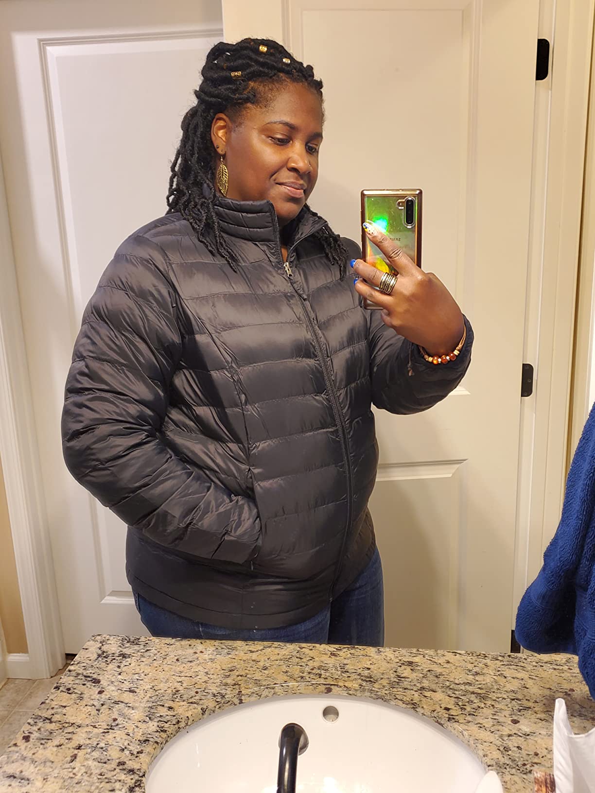 Amazon Essentials Women's Lightweight Long-Sleeve Water-Resistant Packable Puffer Jacket (Available in Plus Size) customer photo 1