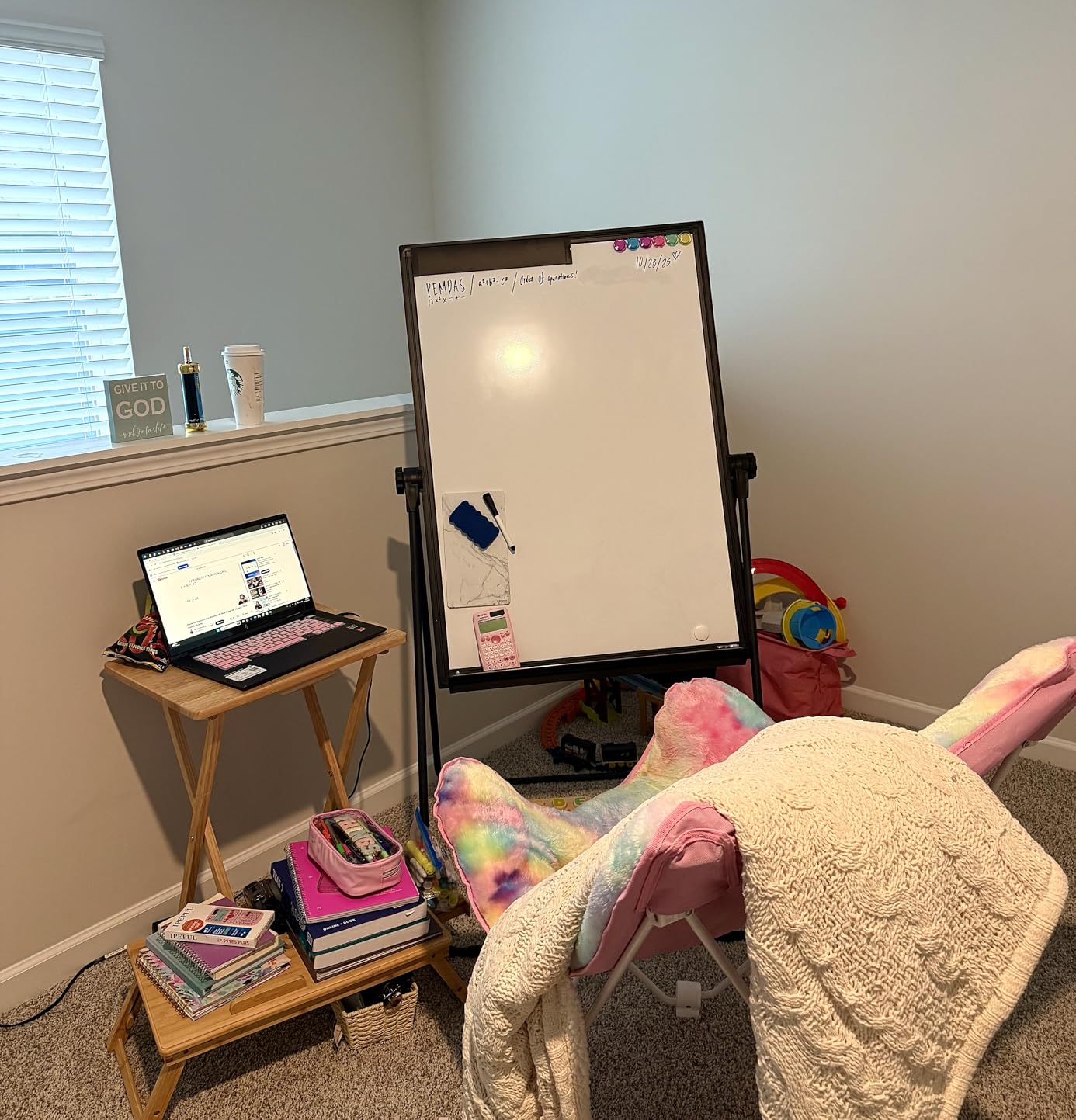 Maxtek Stand Whiteboard 40 x 28 in, Magnetic Dry Erase Easel customer photo 2