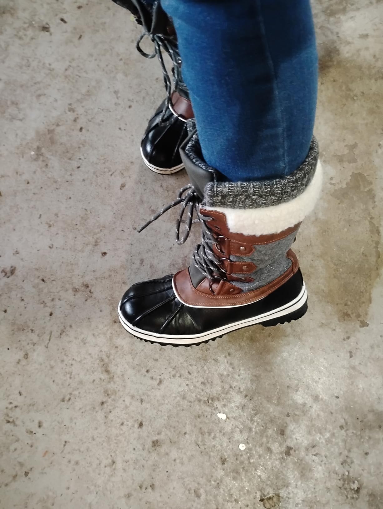 DREAM PAIRS Women's Waterproof Winter Snow Boots customer photo 1