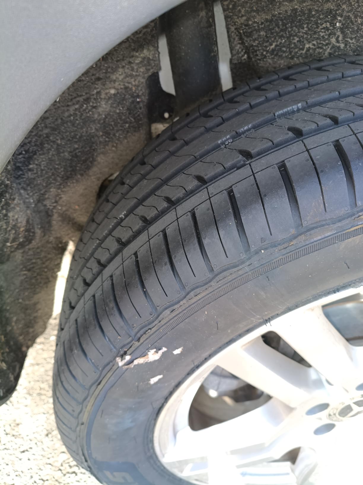 Starfire Solarus AS All-Season 225/60R18 100H Tire customer photo 2