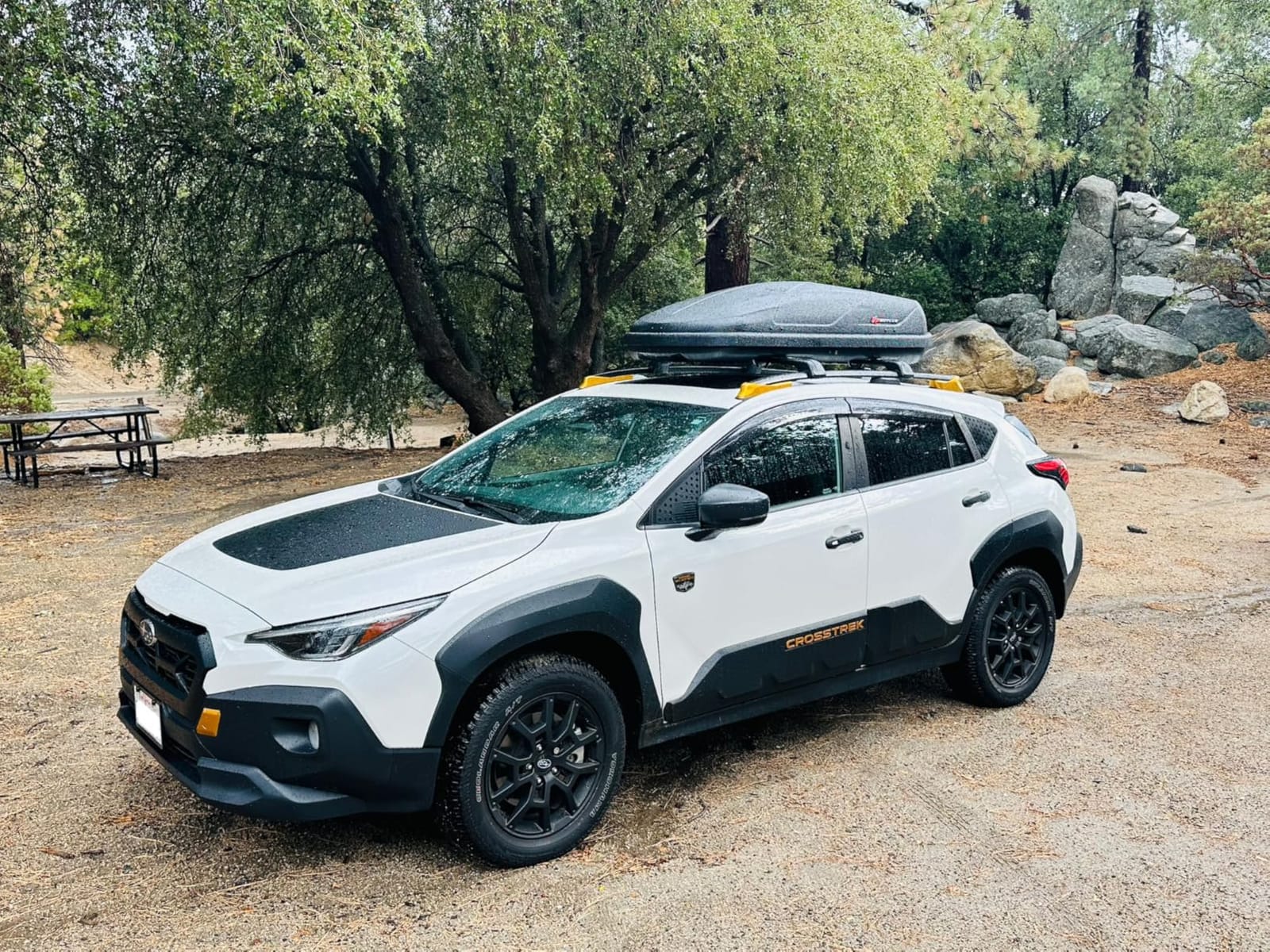 Goplus Rooftop Cargo Carrier Hard Shell, 14 Cubic Feet Waterproof Car Roof Cargo Carrier w/Dual Side Opening, Security Key, 165LBS Capacity, for 17” to 22.8” Wide Crossbar Rack, Vehicle Cargo Box customer photo 2