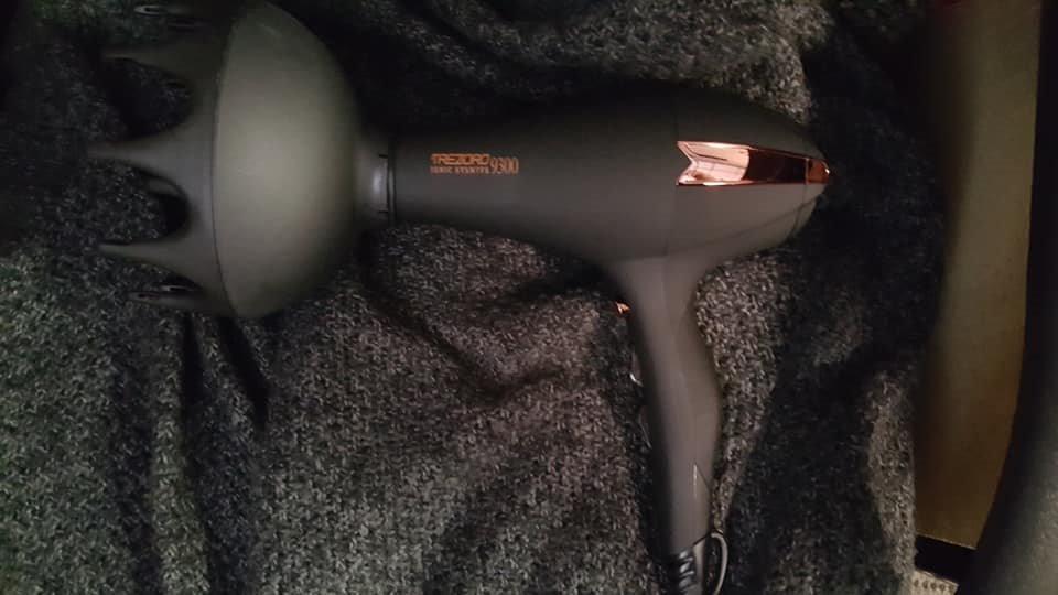 TREZORO Professional Hair Dryer with 2 Concentrator Nozzles, 2000W, Black customer photo 2