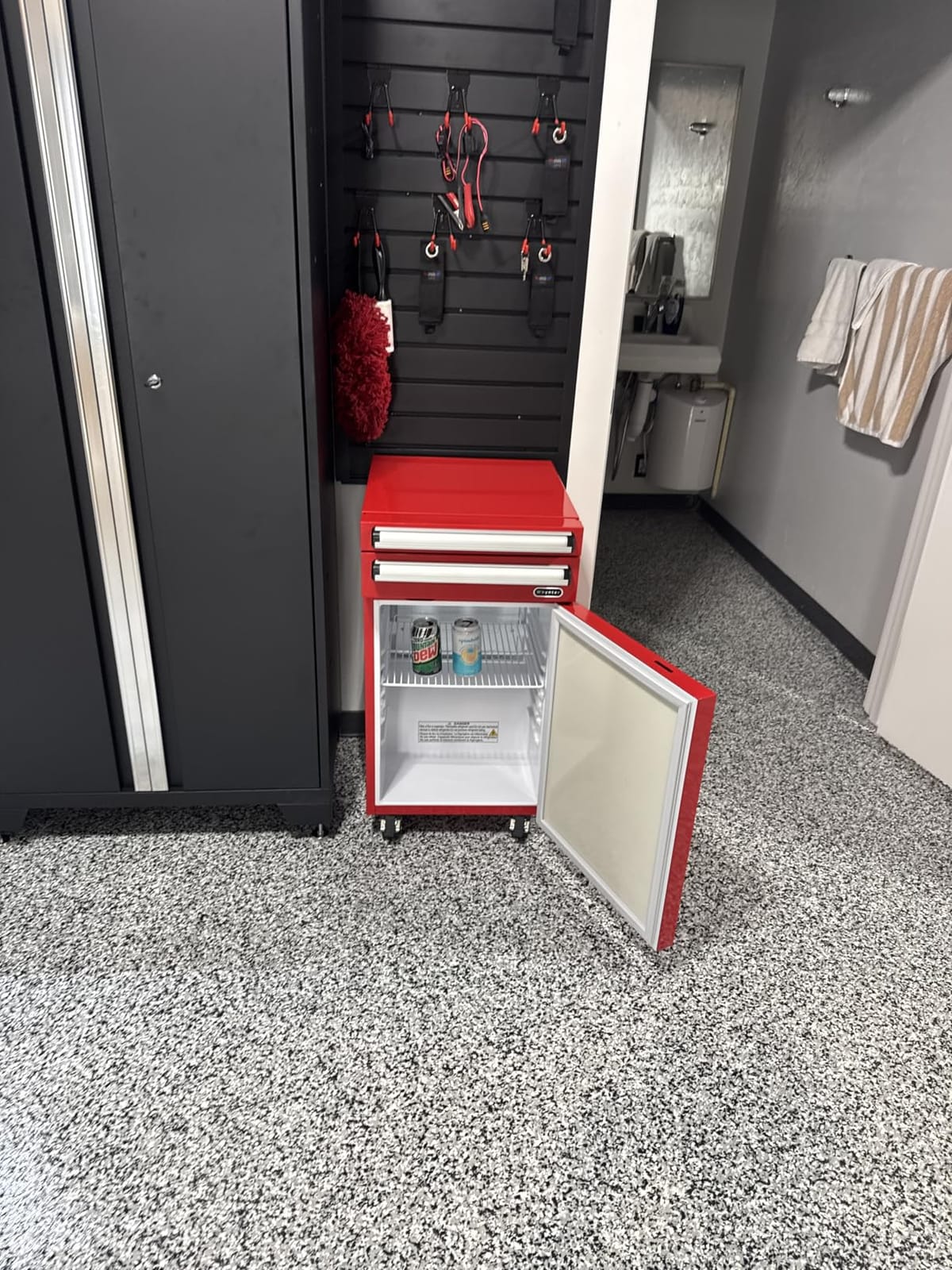 Whynter TBR-185SR 1.8 cu. ft. Portable Tool Box Refrigerator with 2 Drawers and Lock - Red customer photo 1