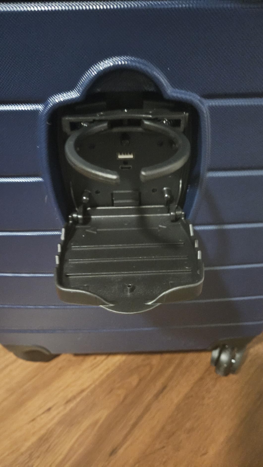 Wrangler Smart Spinner Hardside Luggage, 2 Piece Set, Black customer photo 1