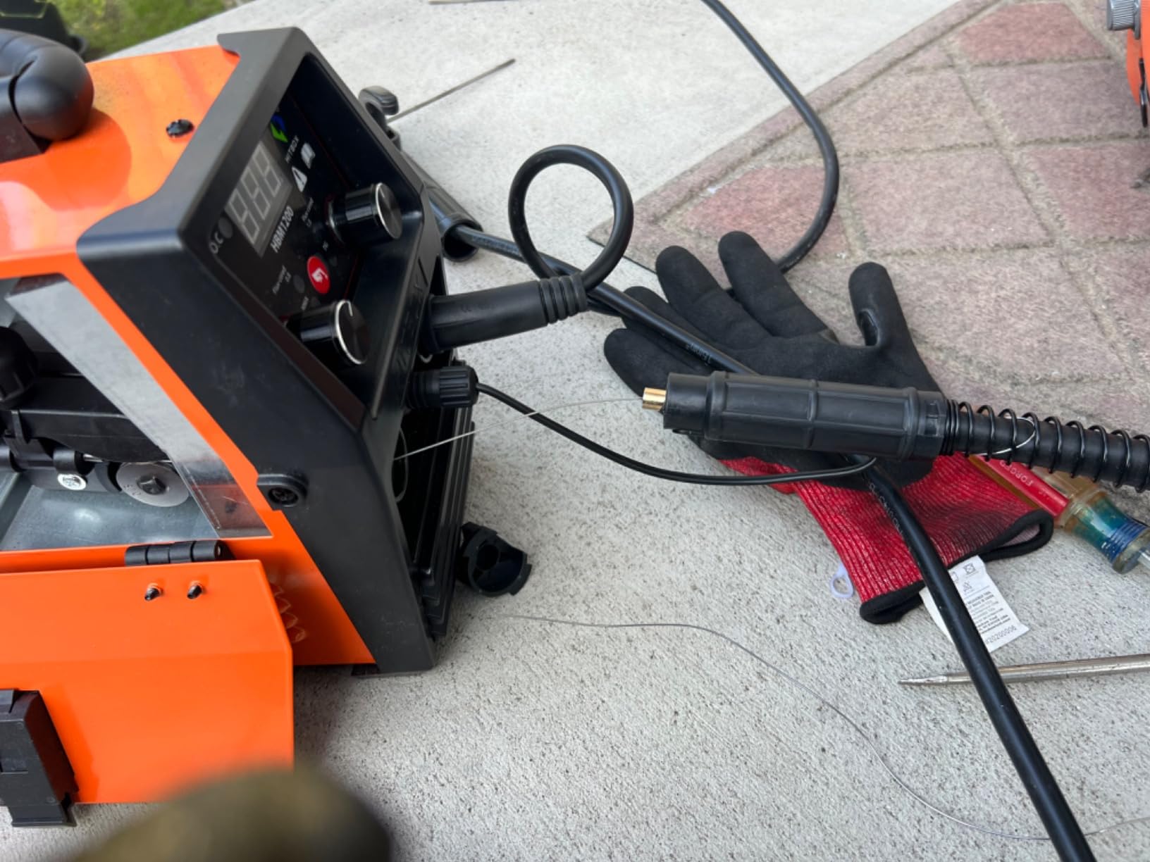 HITBOX 200A MIG Welder, 110V/220V Flux Core MIG/Lift TIG/Stick 3-in-1 customer photo 1
