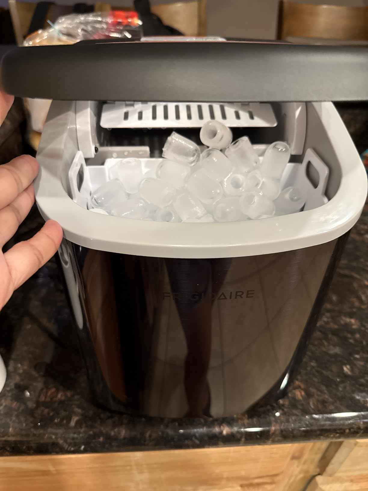 Frigidaire Counter top Portable, 26 lb per Day Nugget Ice Maker Machine (Red Stainless Steel) customer photo 2