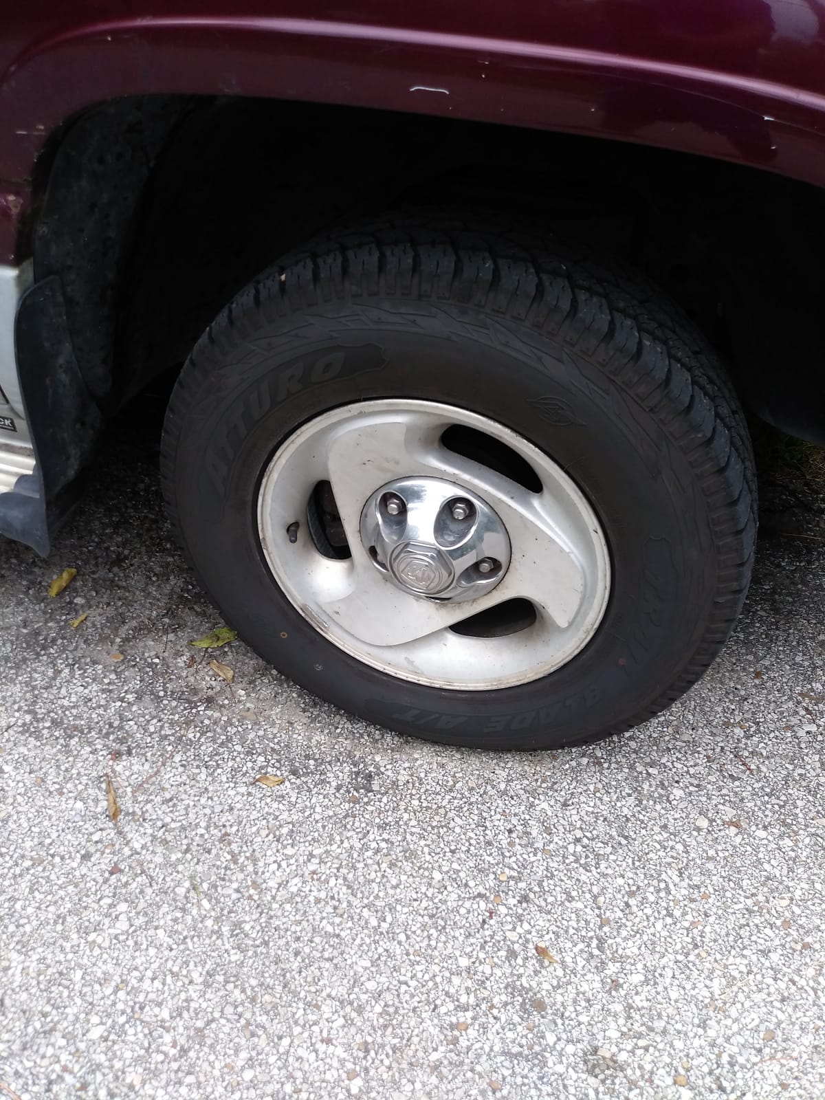 ATTURO Trail Blade A/T All-Terrain Tire, 275/55R20 117T XL customer photo 1