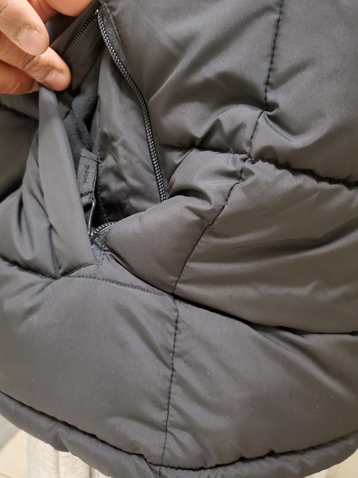 Amazon Essentials Men's Heavyweight Hooded Puffer Coat customer photo 2