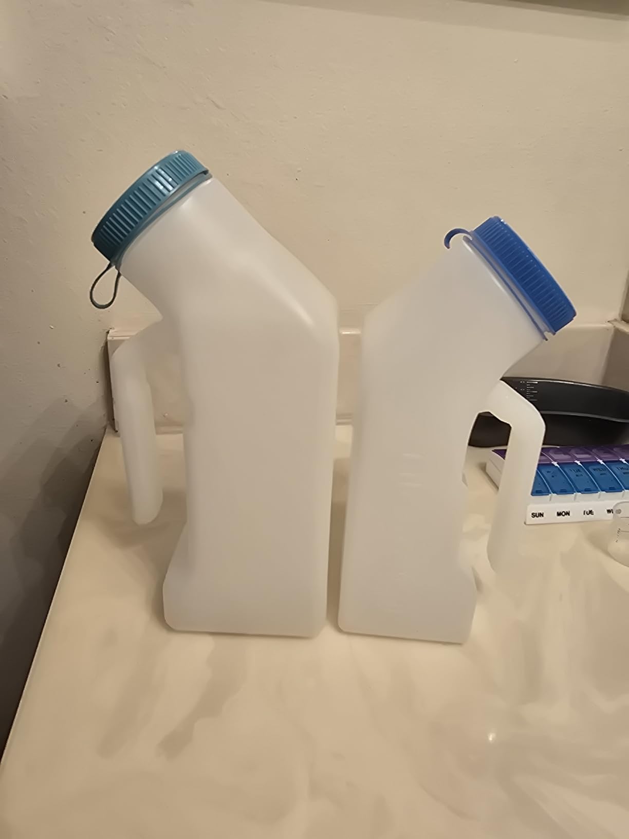 Urinals for Men with Spill Proof Glow Lid: 32oz/1000mL Portable Pee Bottle customer photo 1