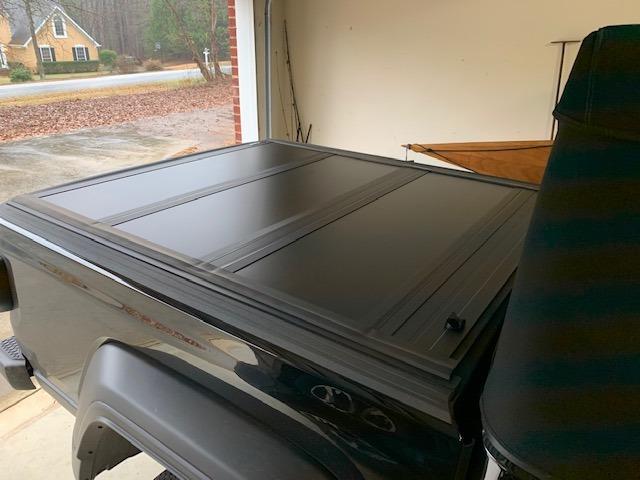 RealTruck Undercover Ultra Flex Hard Folding Truck Bed Tonneau Cover | UX32010 | Fits 2020-2025 Jeep Gladiator 5' Bed (60