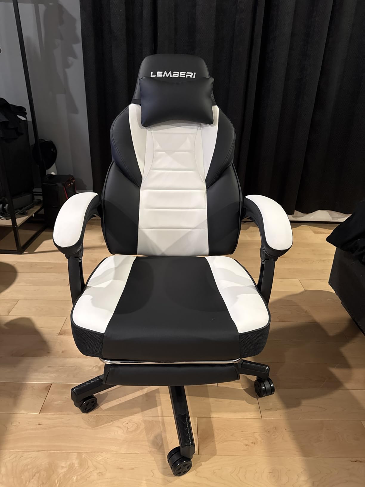 LEMBERI Ergonomic Gaming Chair with Footrest, 400lb Weight Capacity, Gray customer photo 1