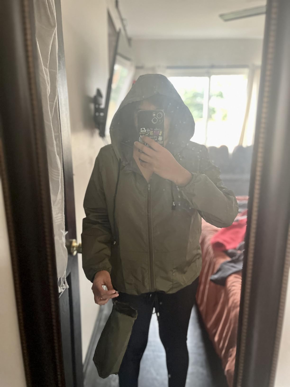 Avoogue Raincoat Women Lightweight Waterproof Rain Jackets Packable Outdoor Hooded Windbreaker customer photo 2
