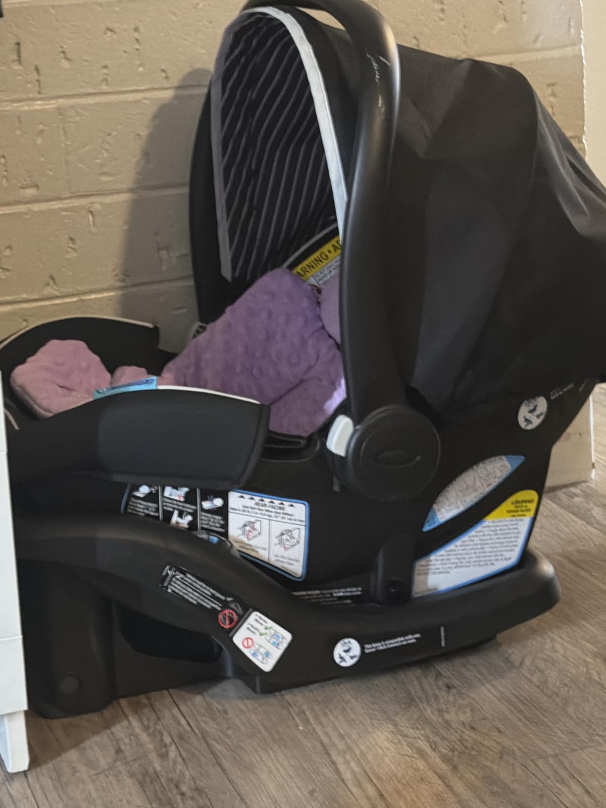 Graco SnugRide Lite LX Infant Car Seat, Lightweight Rear-Facing Seat for Babies 4–30 lb, 4-Position Adjustable Base, Latch Installation & ProtectPlus Engineered, Studio customer photo 1