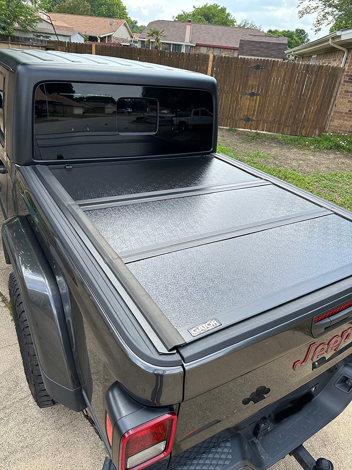 Gator EFX Hard Tri-Fold Truck Bed Tonneau Cover - Secure Cargo Protection - Aircraft-Grade Aluminum Construction - Sleek Low-Profile Tri-Fold Design - Fits 2020-2025 Jeep Gladiator - 5' Bed customer photo 1