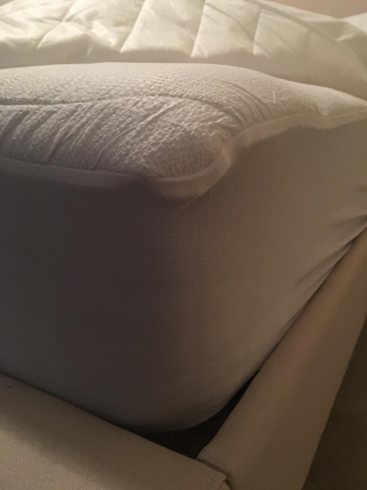 Bedsure RV Short Queen Mattress Pad Topper with 8-21 Inches Deep Pocket customer photo 1
