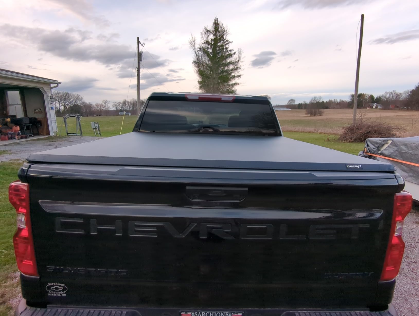 OEDRO Soft Tri-Fold Tonneau Cover for 2019-2026 Chevy Silverado 1500 5.8ft customer photo 1