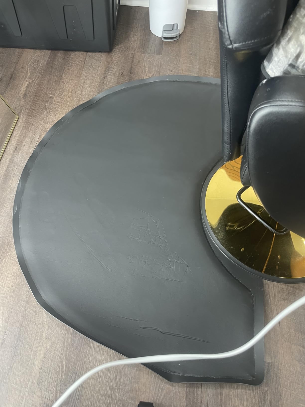 Salon Mat 3′x4′ Barber Shop Chair Mat Anti-Fatigue Salon Floor Mat - Black Semi Circle Salon mats for Hair Stylist - 1/2