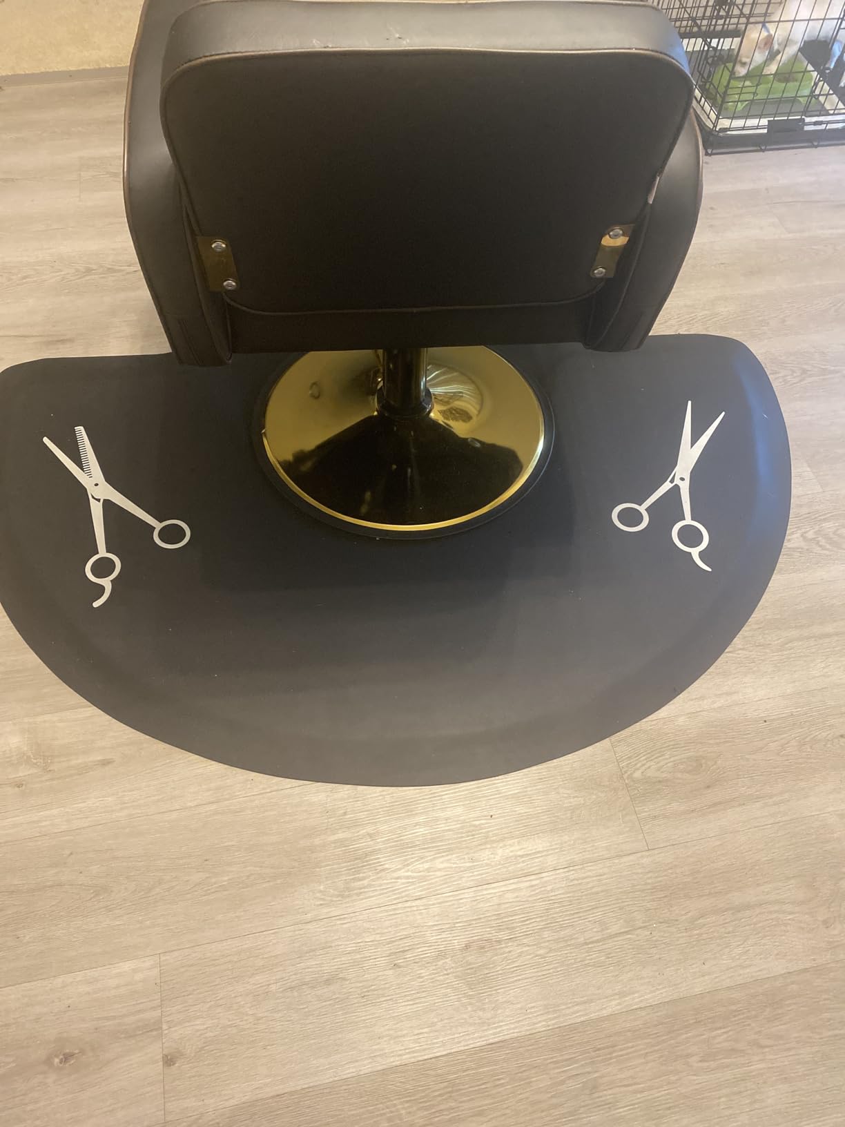 OmySalon 1/2'' Thick Anti Fatigue Mat for Hairstylist Standing, 3'x5' Barber Floor Matt with Scissor Under Salon Chair, Hair Cutting Hairdressing Equipment customer photo 1