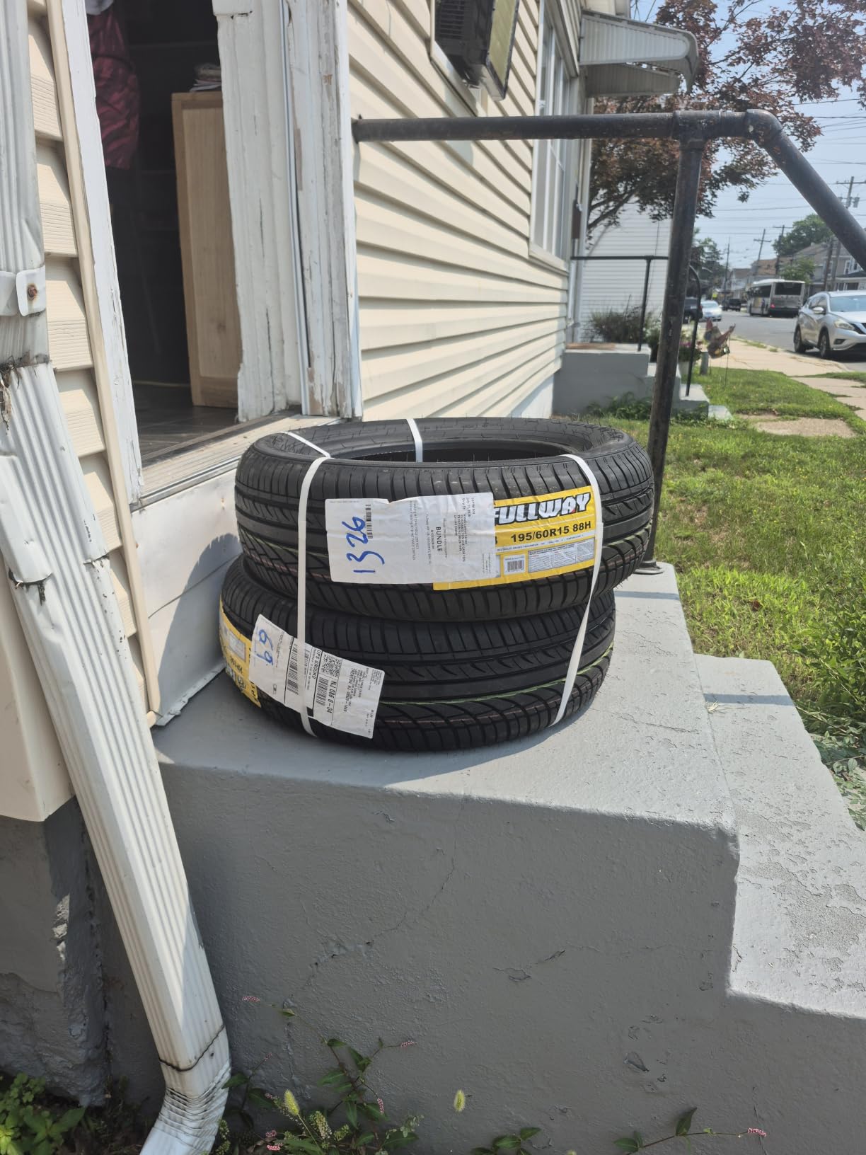 Fullway HP108 215/55ZR17 98W XL All Season High Performance Tire customer photo 2