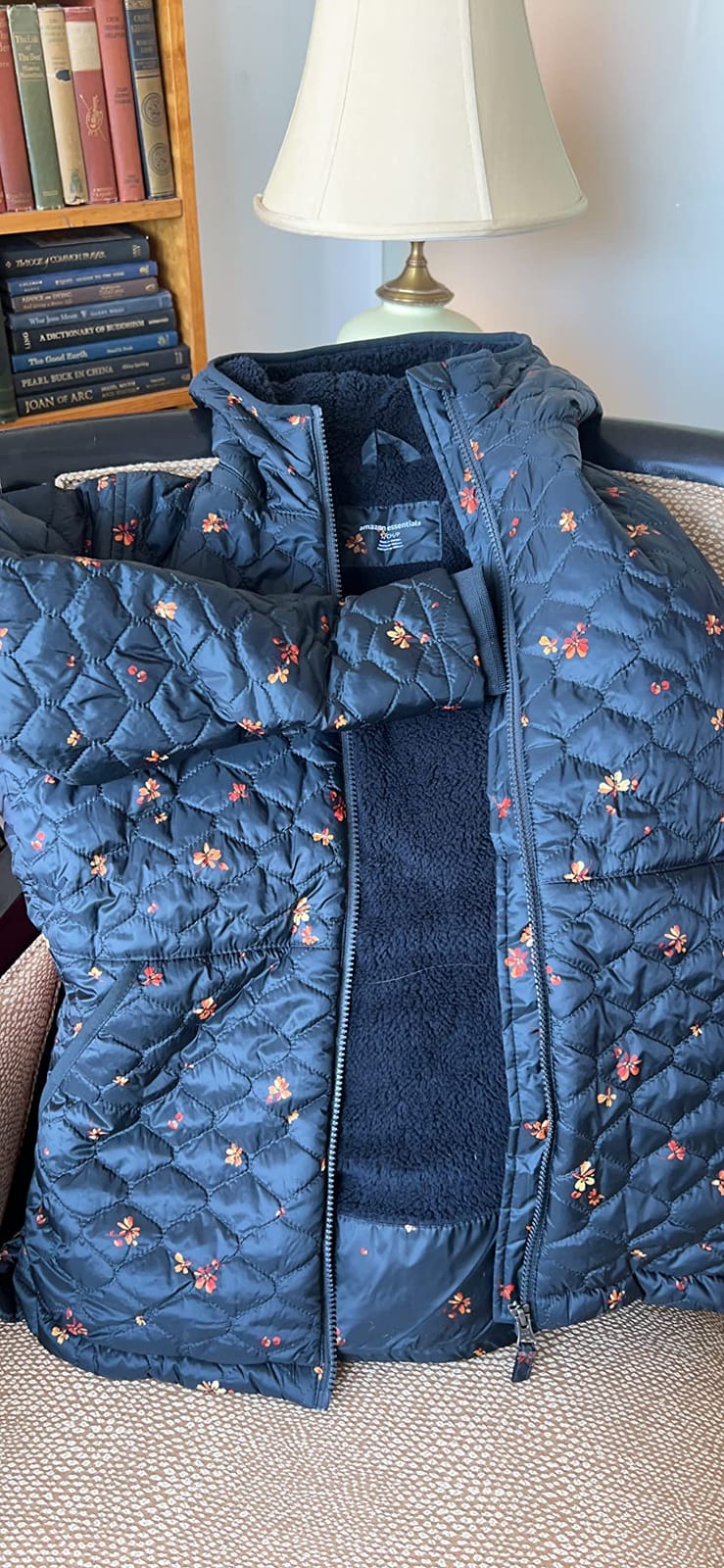 Amazon Essentials Women's Lightweight Quilted Full-Zip Water-Resistant Fleece Sherpa-Lined Hooded Puffer Jacket customer photo 1