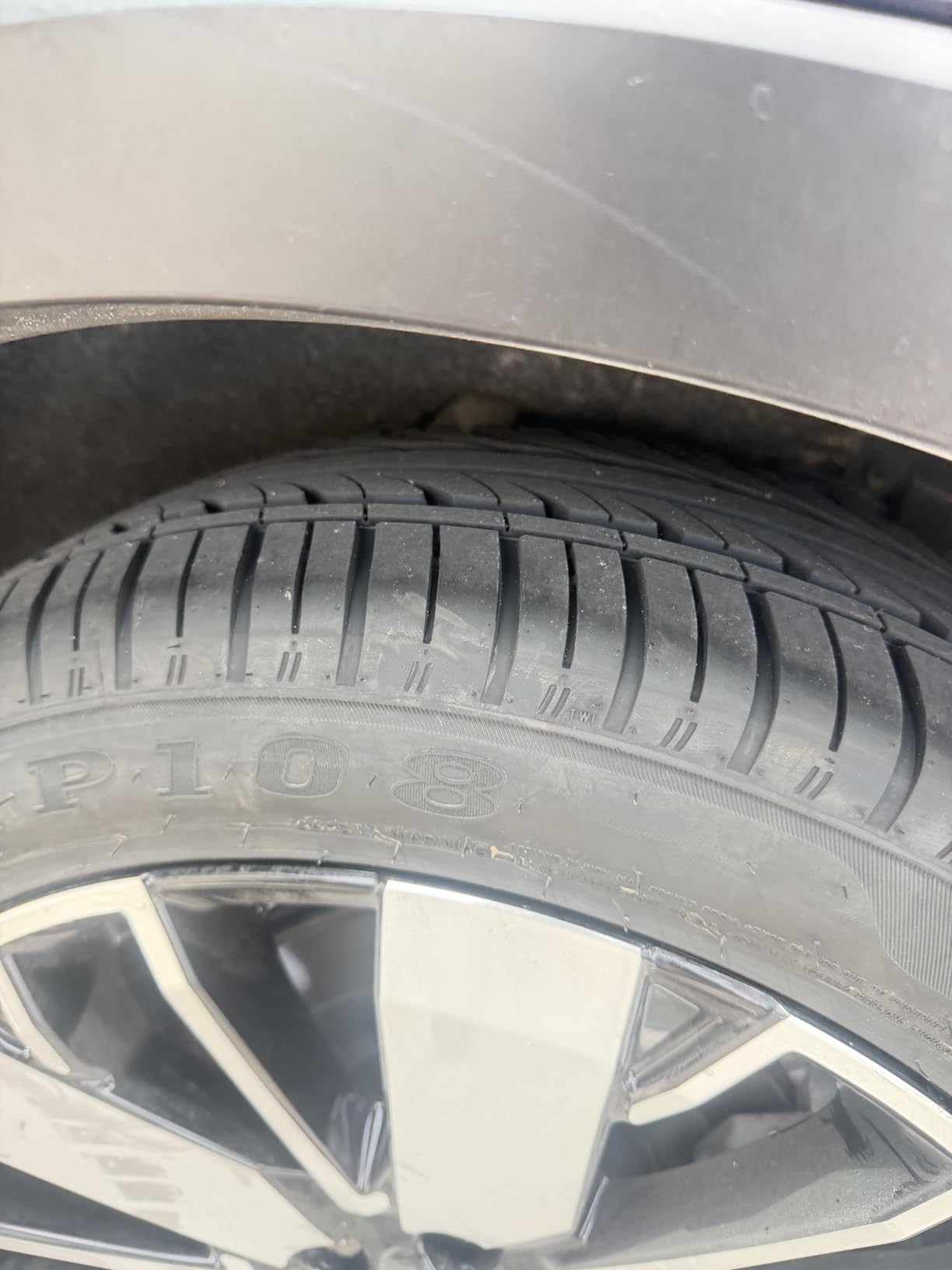 Fullway HP108 235/45ZR18 98W XL All Season High Performance Tire customer photo 2