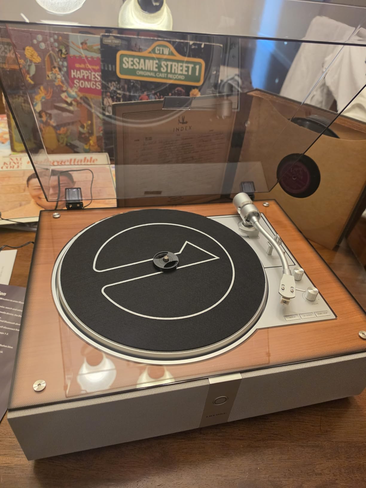 1 BY ONE Fully Automatic Record Player, All-in-One Vinyl Turntable customer photo 1