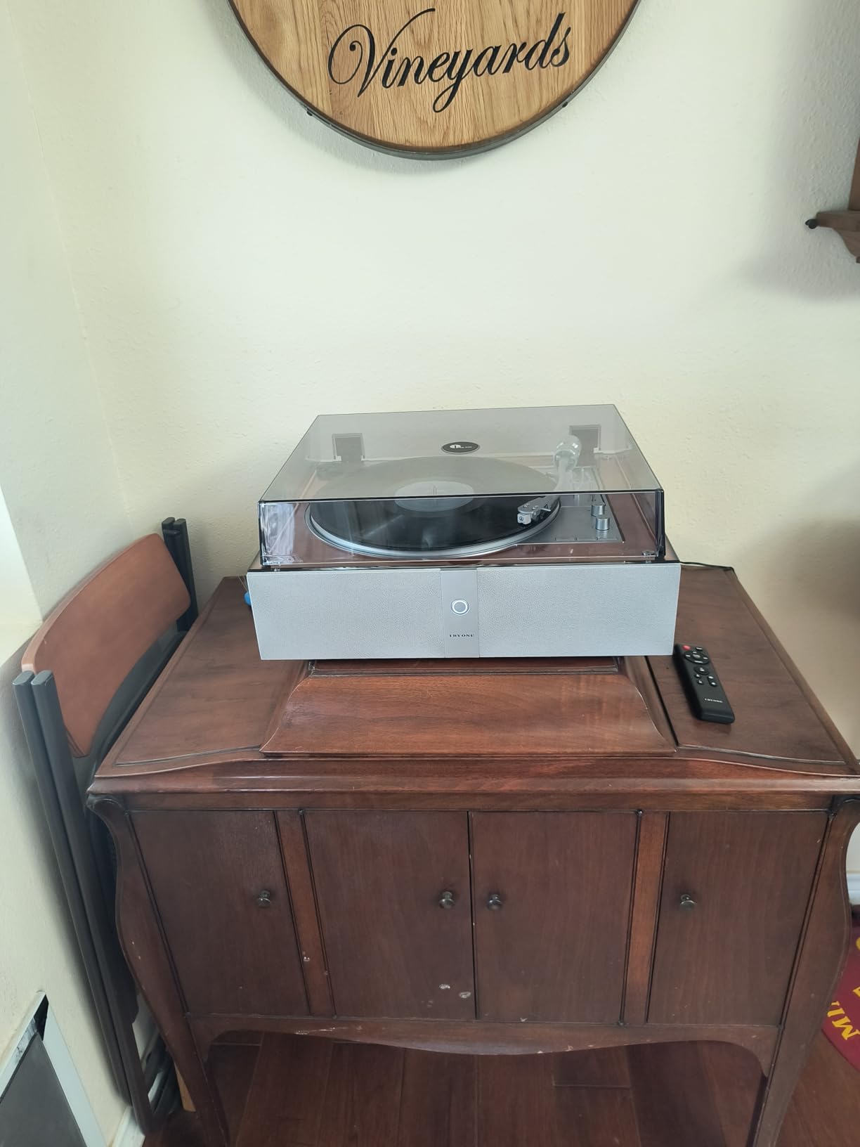 1 BY ONE Fully Automatic Record Player, All-in-One Vinyl Turntable customer photo 2