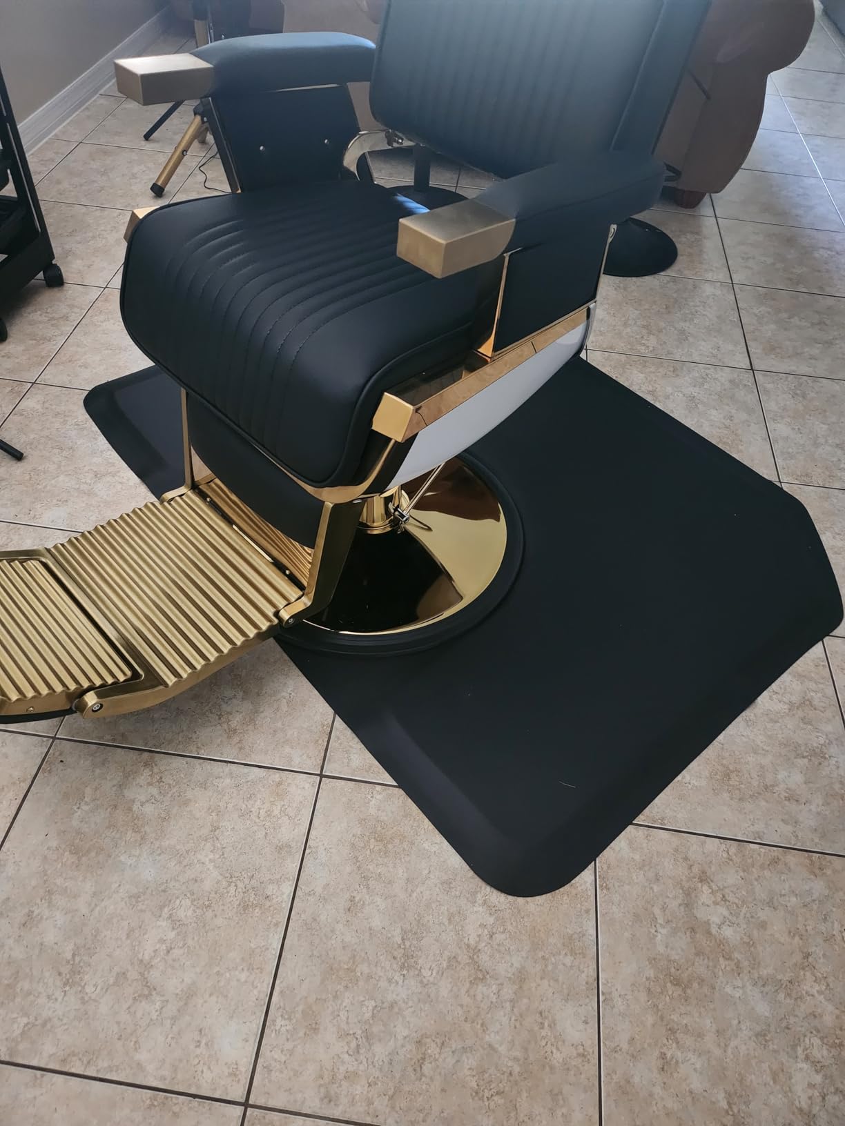 OmySalon 4'x5' - 1/2'' Thick Salon Anti Fatigue Mat for Hairstylist Standing, Barber Floor Matt with Circle Cut Out for Styling Chair, Hair Cutting Hairdressing Equipment customer photo 2