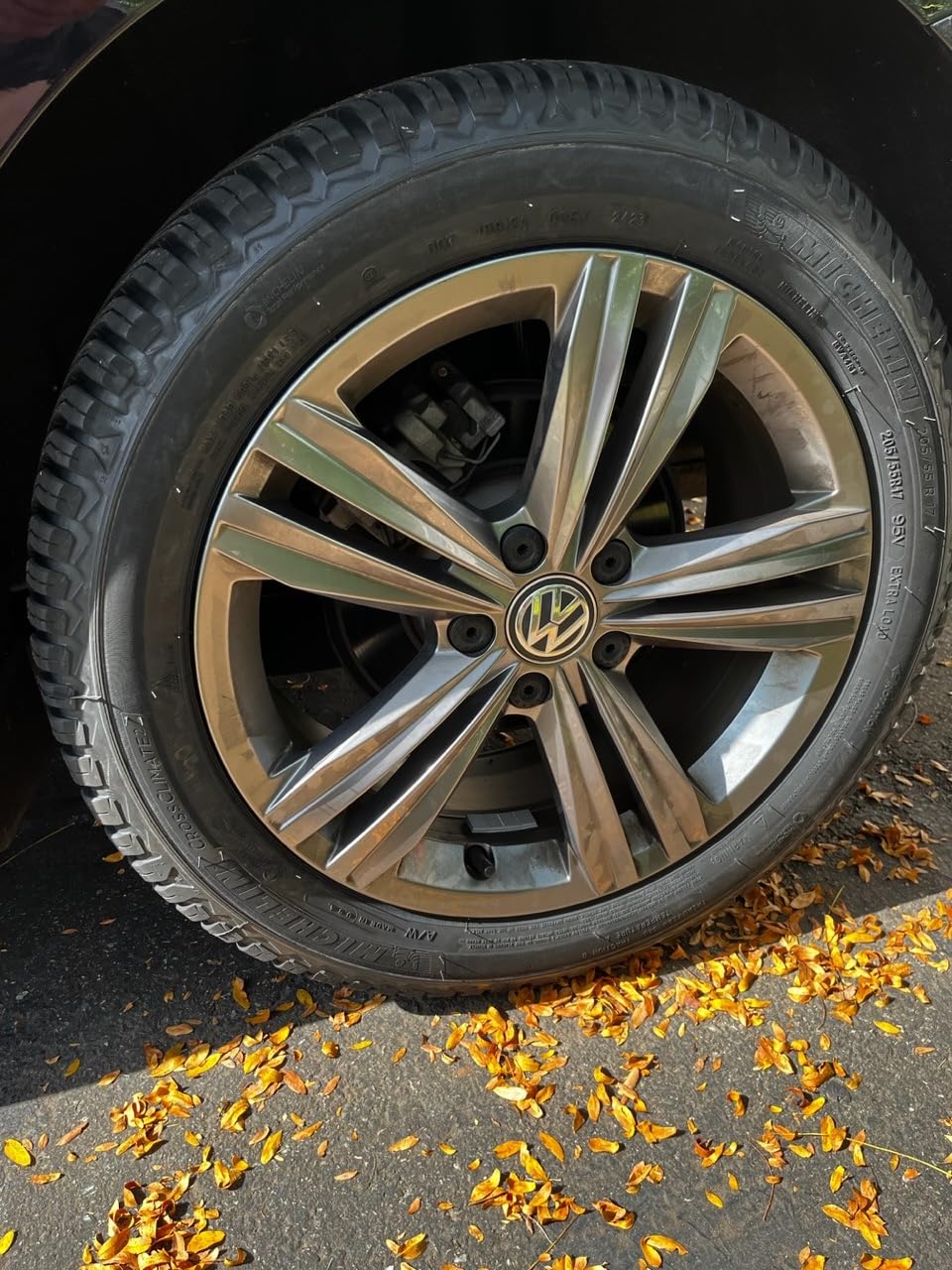 MICHELIN CROSSCLIMATE2 A/W CUV 235/65R17 104H (Set of 1 Tire Only) customer photo 1