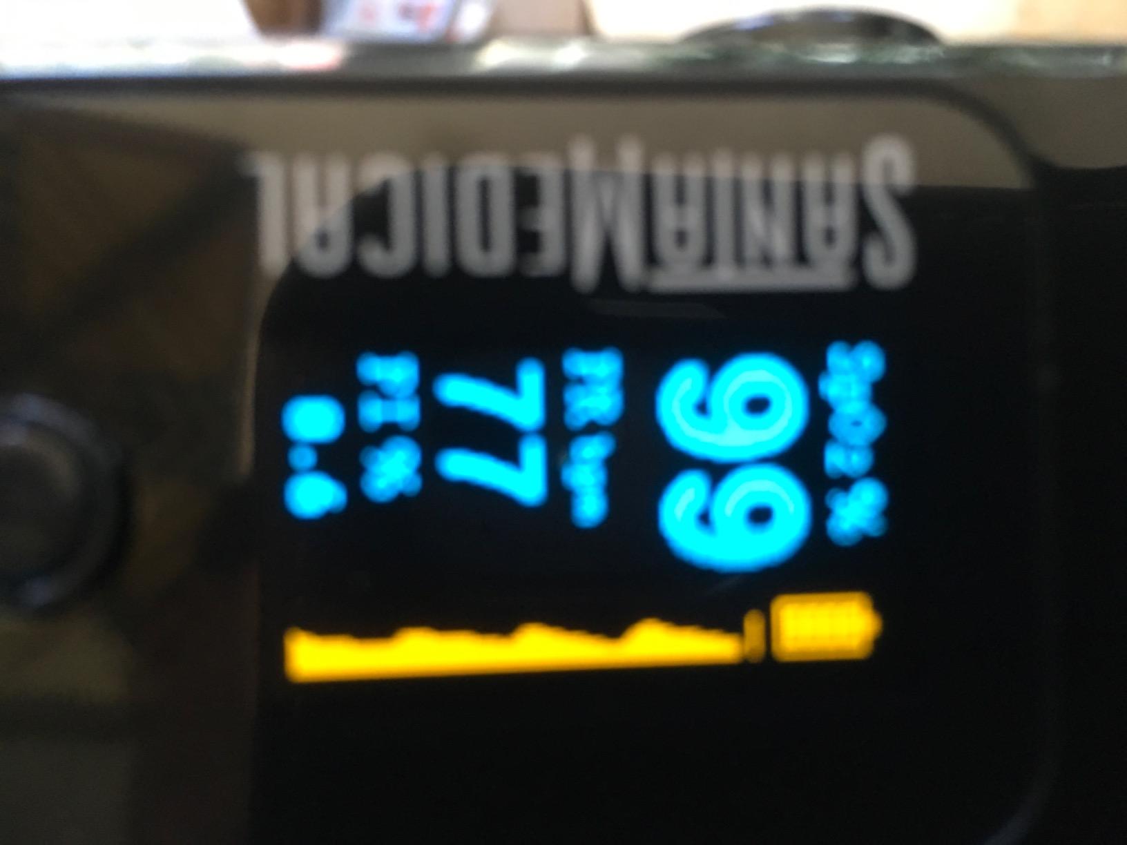 Santamedical Dual Color OLED Pulse Oximeter Fingertip Monitor (SpO2) customer photo 2