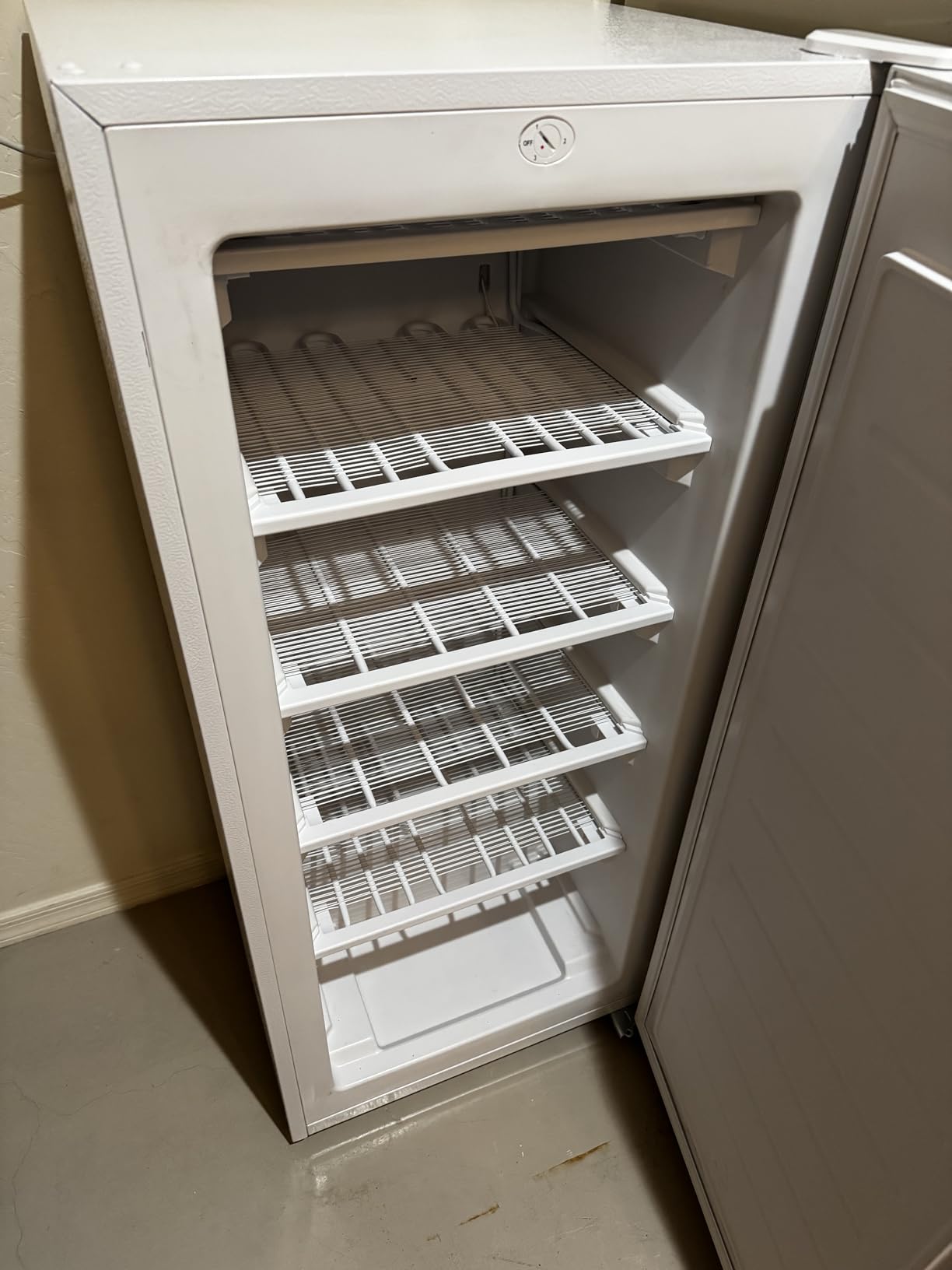 Commercial Cool 5.0 Cu. Ft. Upright Freezer, CCUL50W, White customer photo 2