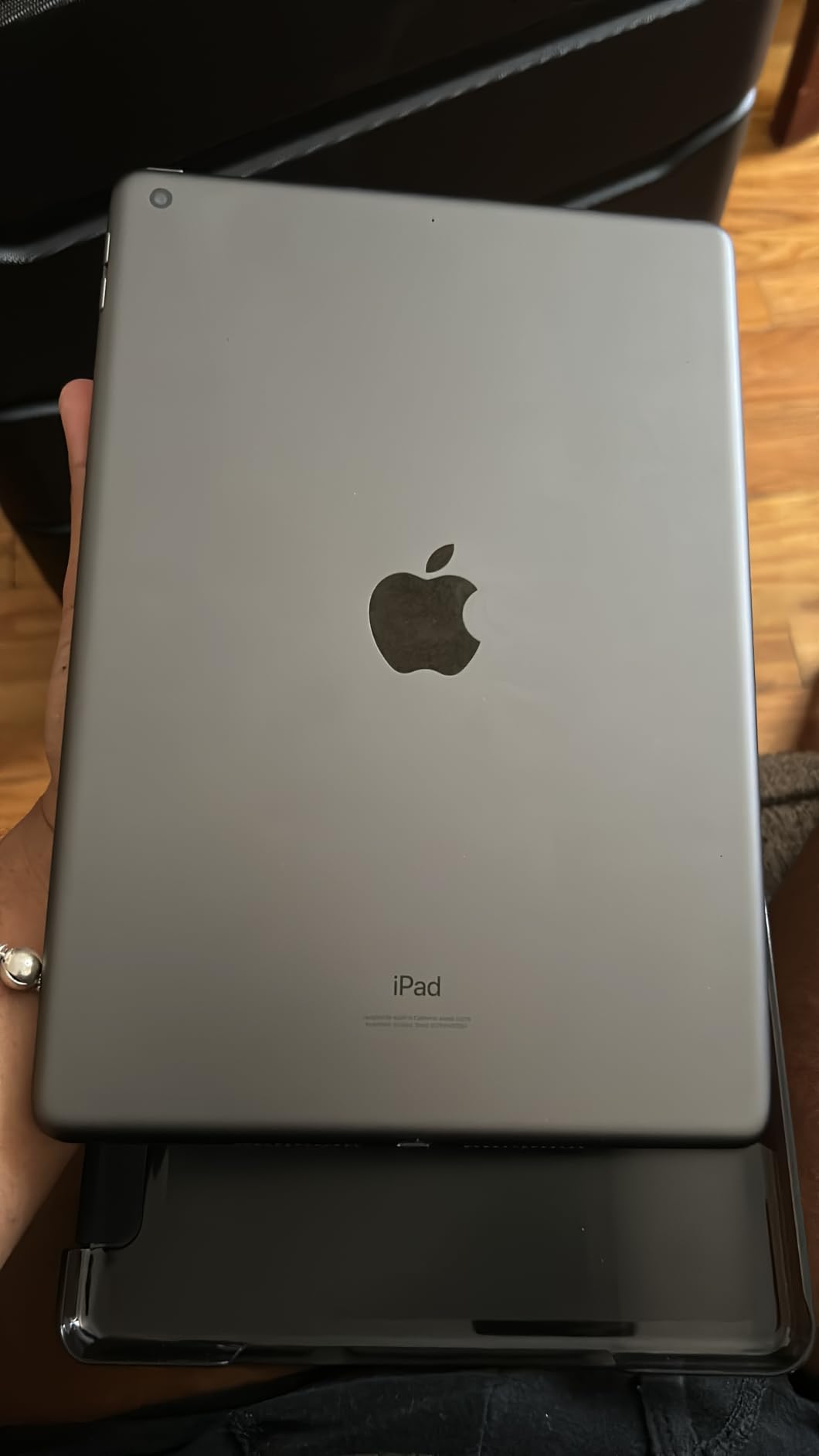 Apple iPad (10.2-inch, Wi-Fi, 32GB) - Silver (Latest Model, 8th Generation) (Renewed) customer photo 1
