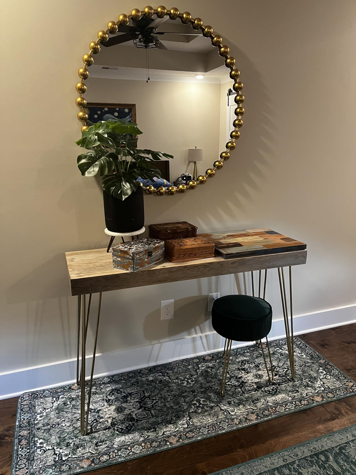 Madison Park 27 inch Gold Round Mirror, Round Mirrors for Wall Decor, Metal Frame Circle Mirrors for Bathroom, Living Room, Circle Wall Metal Art Mirror customer photo 1