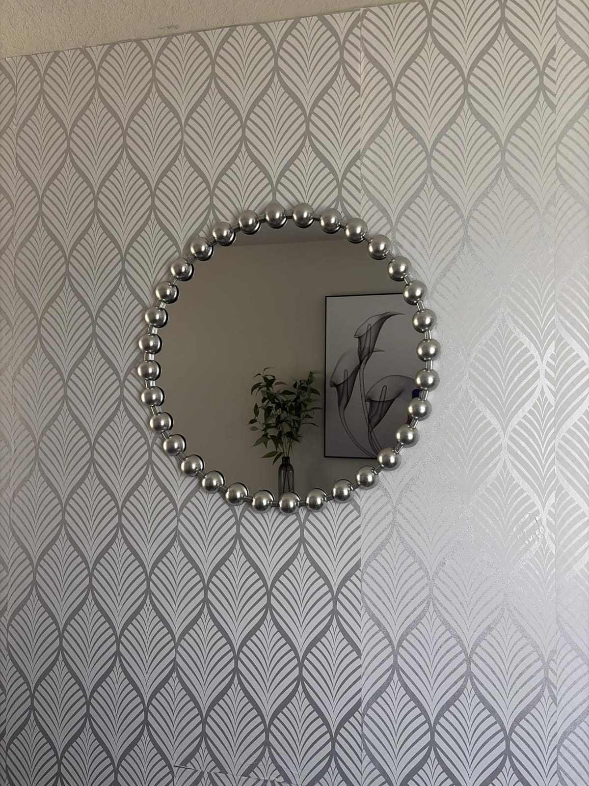 Madison Park 27 inch Gold Round Mirror, Round Mirrors for Wall Decor, Metal Frame Circle Mirrors for Bathroom, Living Room, Circle Wall Metal Art Mirror customer photo 2