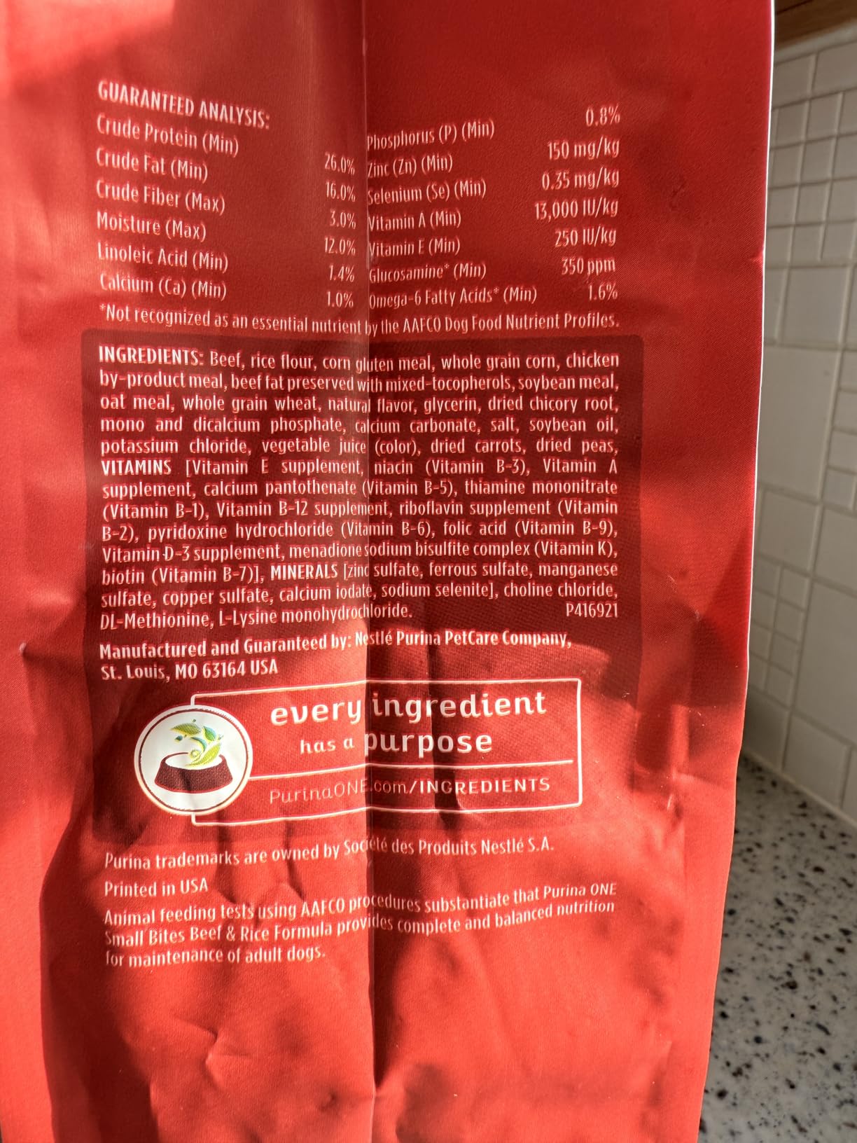 Amazon Brand – Wag Small Breed Dry Dog Food, Chicken and Brown Rice, 15 lb Bag customer photo 2