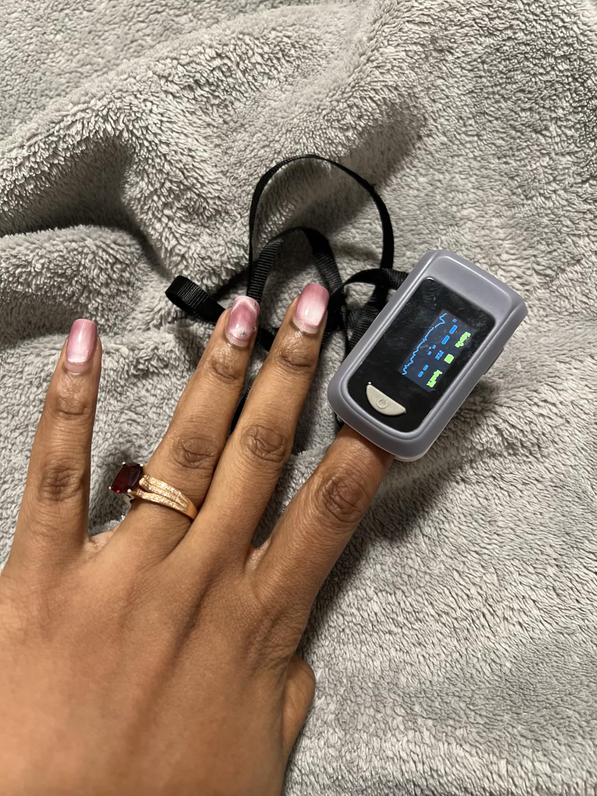 Fingertip Pulse Oximeter Blood Oxygen Saturation Monitor Pulse Ox, Heart Rate and Fast Spo2 Reading Oxygen Meter with OLED Screen Included Lanyard and 2 X AAA Batteries customer photo 1