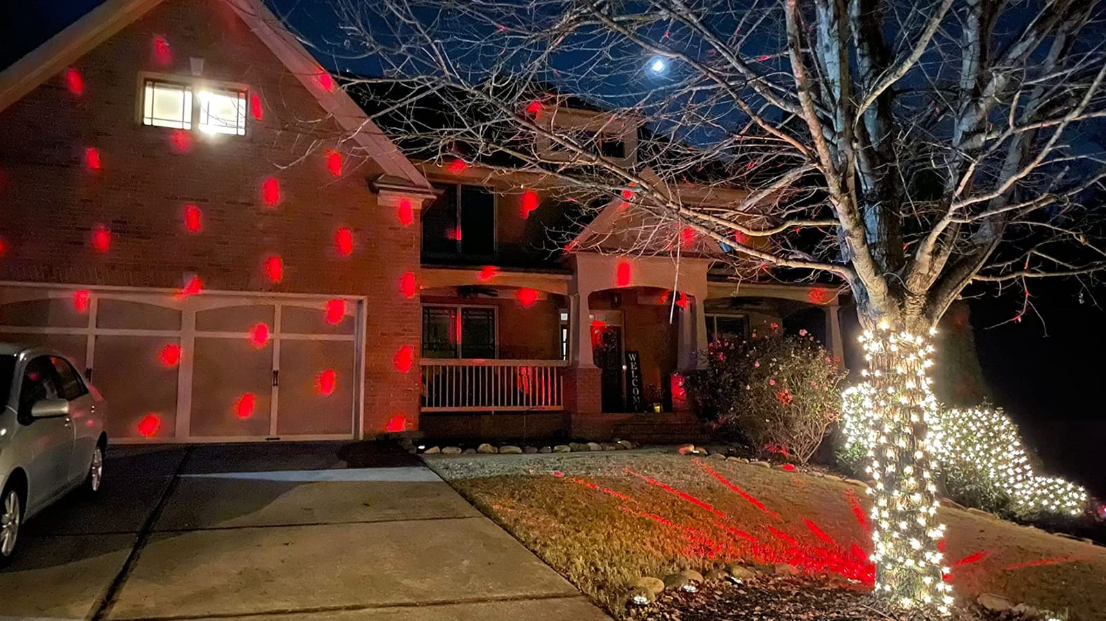 PEIDUO Christmas Projector Lights Outdoor, Multicolor Rotating Snowfall Projector, Moving Points Christmas Projection Lights Outdoor Yard Decorations for House Garden Holiday Decor customer photo 2