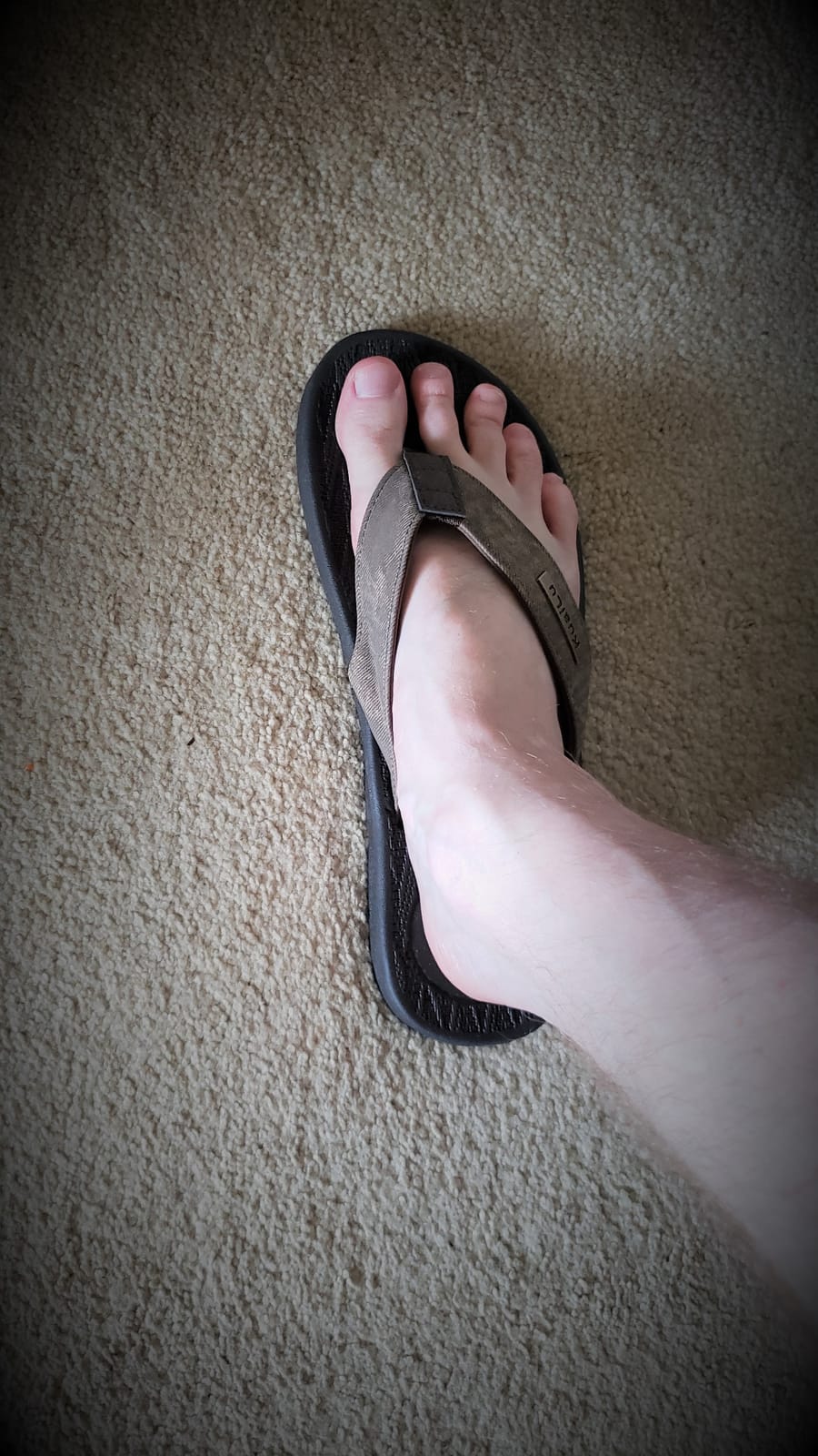 KuaiLu Mens Flip Flops Comfortable Arch Support Waterproof Thong Sandals customer photo 2
