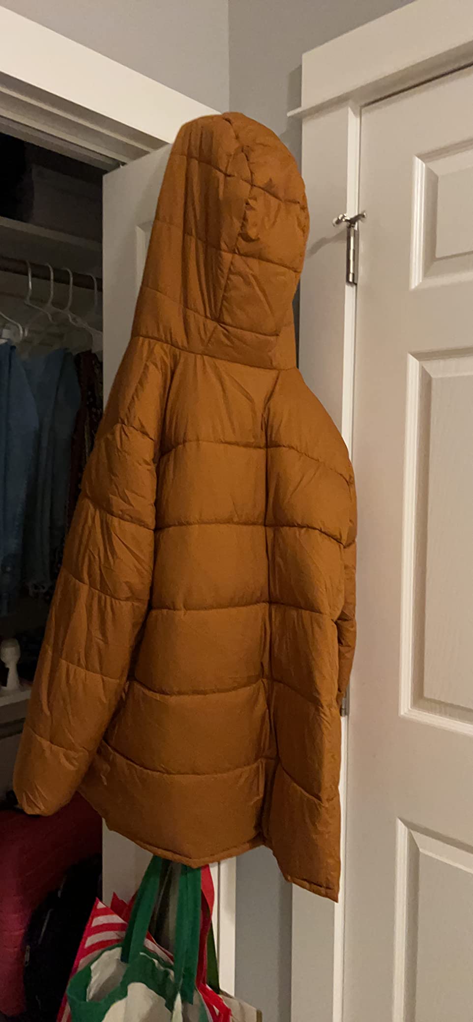 Amazon Essentials Women's Heavyweight Quilted Hooded Puffer Coat, Fleece Lined, Front Pockets (Available in Plus Size) customer photo 2