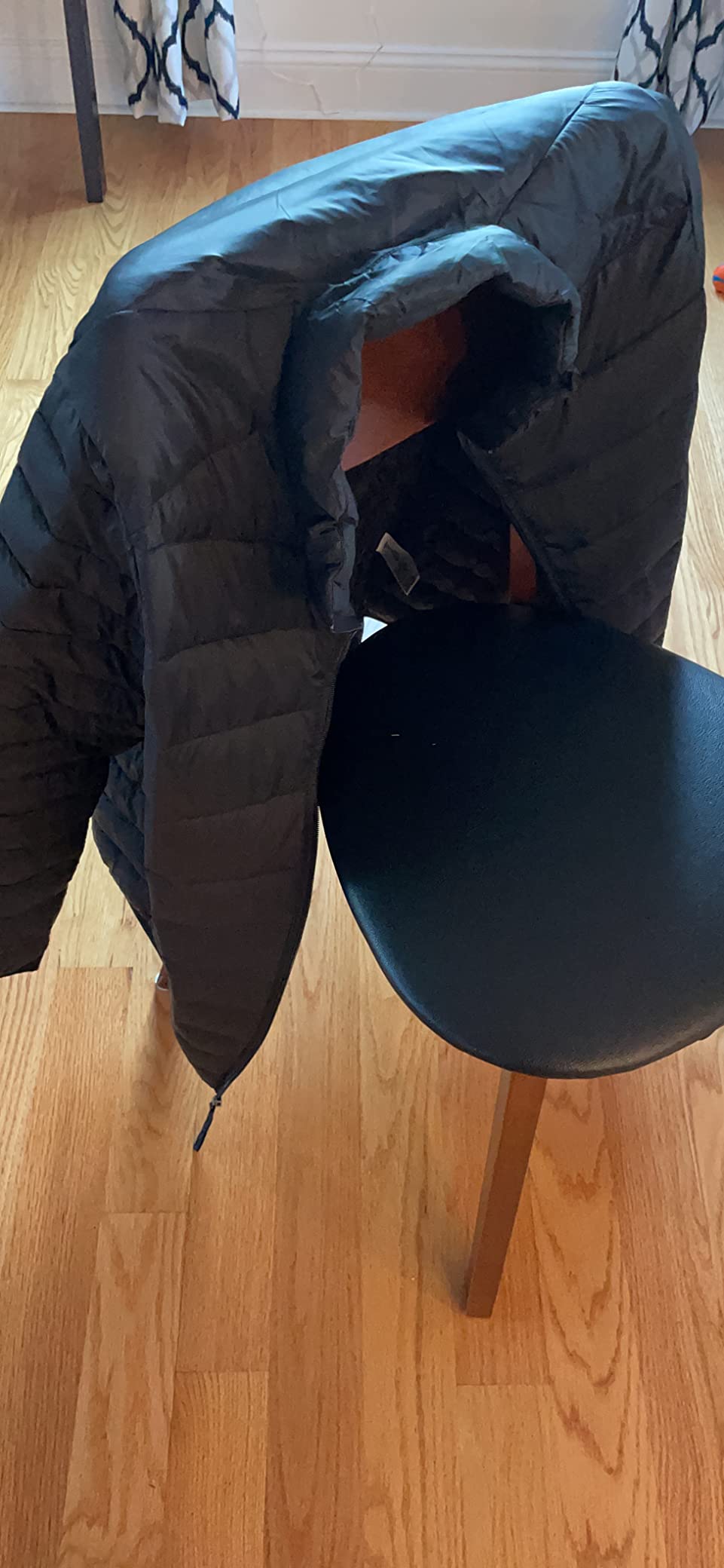Amazon Essentials Men's Packable Lightweight Water-Resistant Puffer Jacket (Available in Big & Tall) customer photo 1