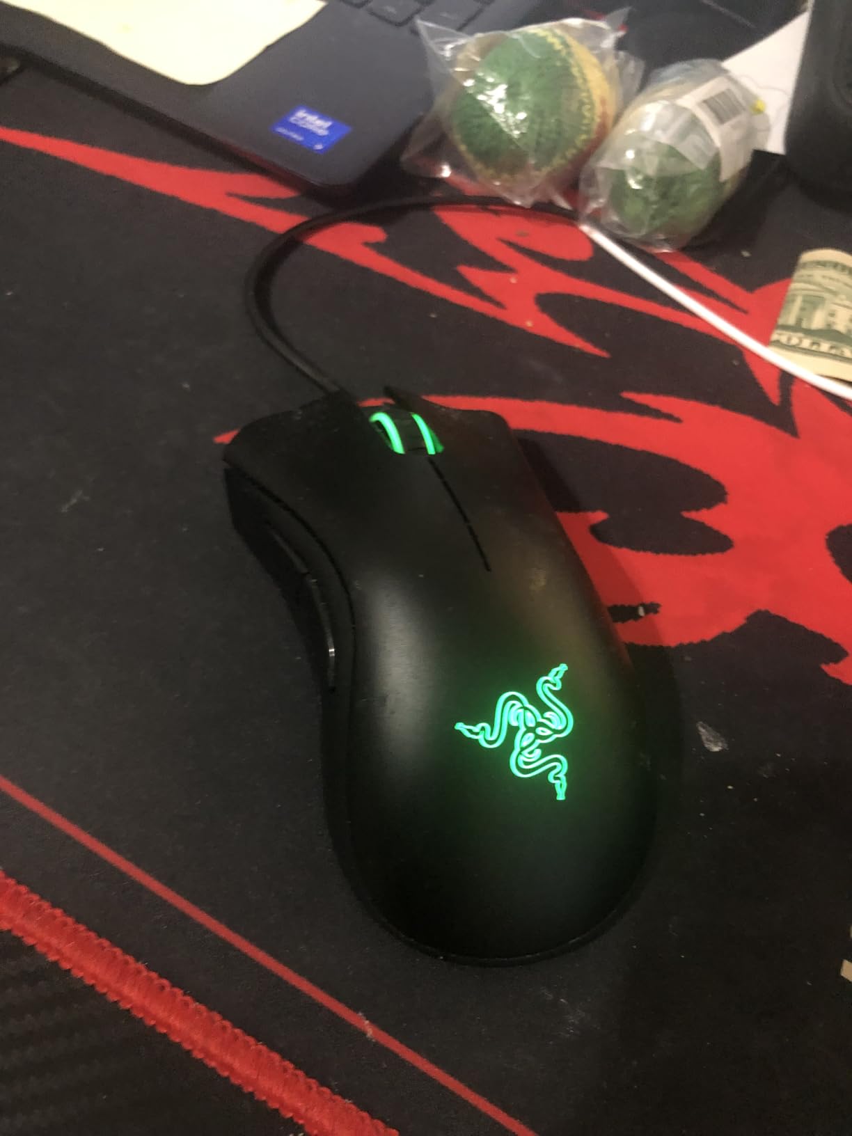 Razer DeathAdder Essential Ergonomic Wired Gaming Mouse, Black customer photo 1