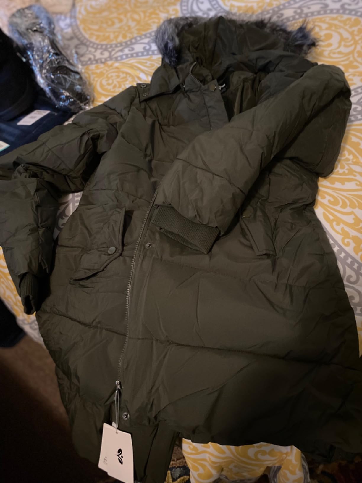 GGleaf Women's Winter Thicken Puffer Coat (Standard & Plus Size) Warm Snow Jacket with Fur Removable Hood customer photo 2