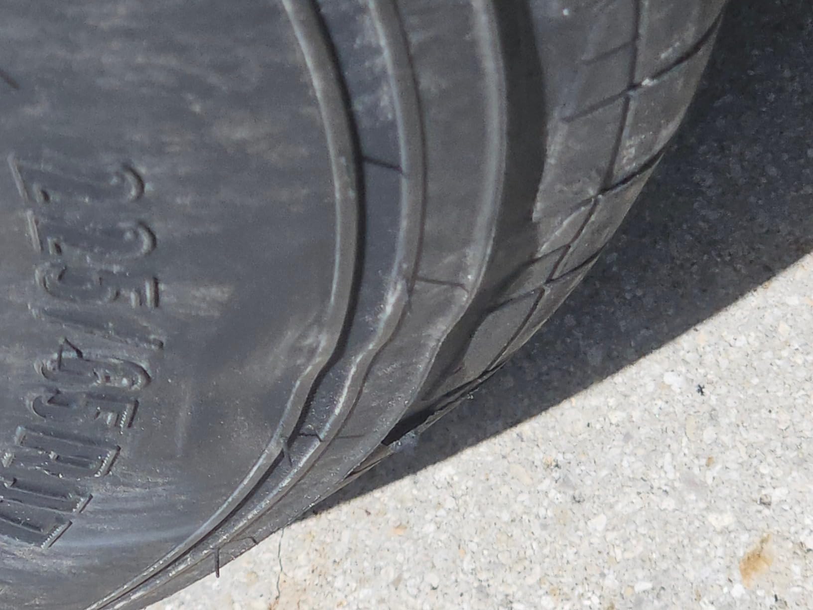 Goodyear Assurance Finesse All-Season 225/65R17 SL 102 H Tire customer photo 2