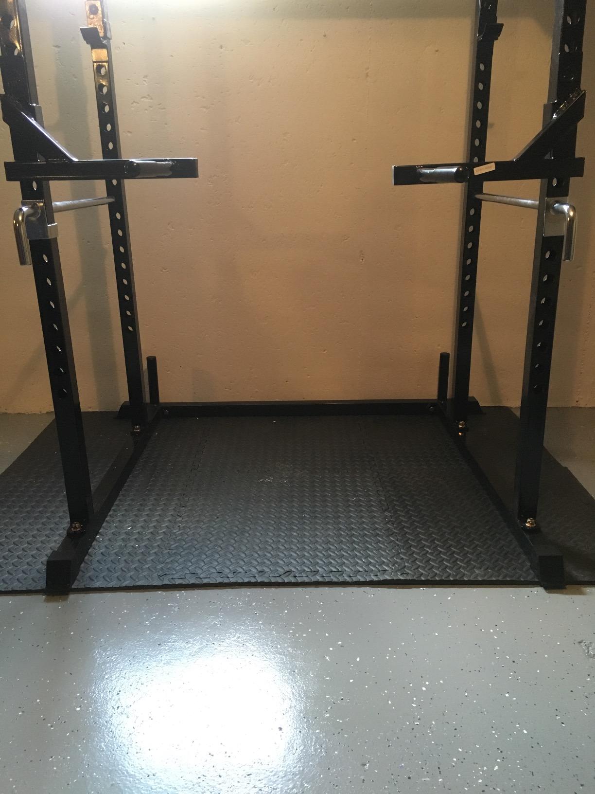 Titan Fitness T-2 Series Short Power Rack, Skinny Pull Up Bar, Pin and Pipe Safeties, Standard J-Hooks, for Home Garage Gym Weightlifting and Strength Training customer photo 1