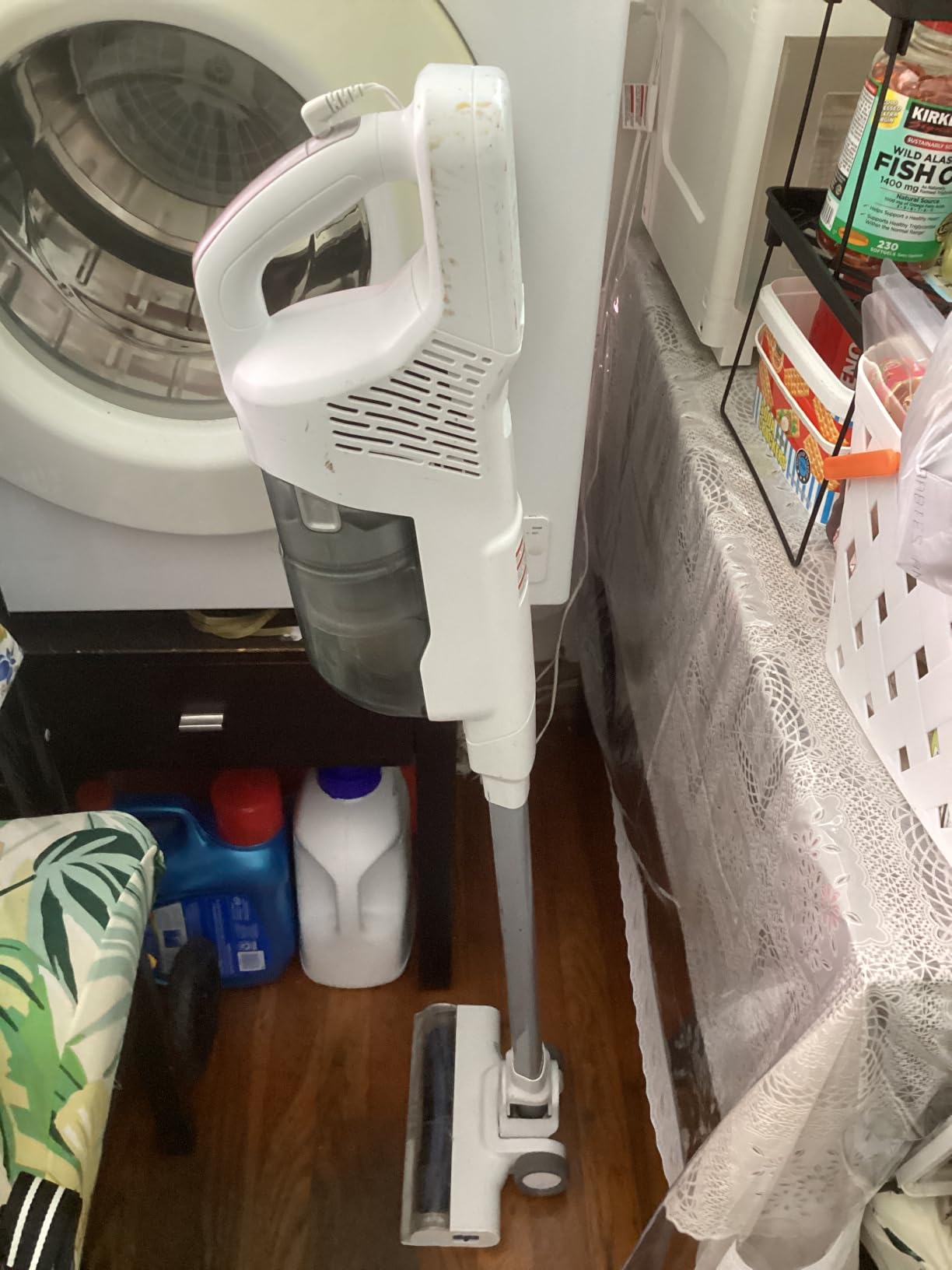 BLACK+DECKER POWERSERIES 16V MAX Stick Vacuum Cordless Rechargeable with LED Lights,Portable Vacuum Cordless, Lightweight, Anti-Tangle, Self-Standing, Multi-Surface, White (BHFEA420J) customer photo 2