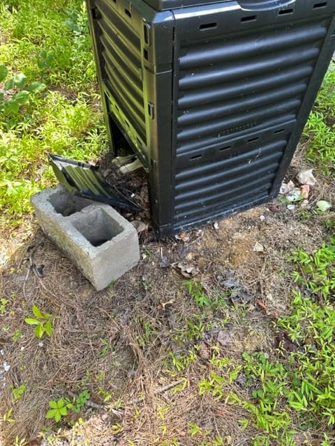 F2C 80Gal Compost Bin with Gloves, Large Outdoor Compost Box, Flip Lid & Bottom Exit Door, Aerating BPA Free Composter for Backyard Garden (Black) customer photo 1