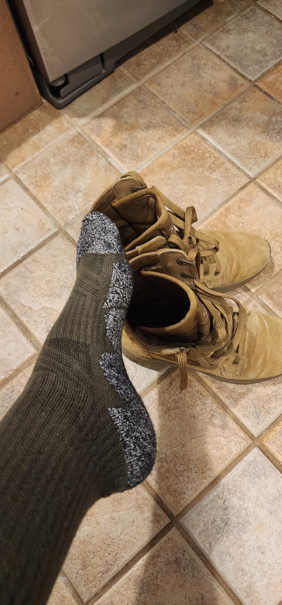 CWVLC Crew Hiking Socks, Cushion, Moisture Wicking, Arch Compression Boot Socks customer photo 1