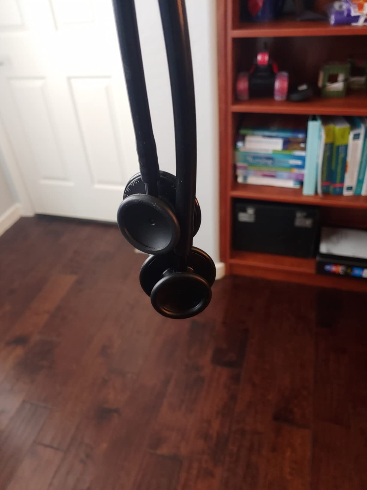 FriCARE Lightweight Dual Head Stethoscope for Nurses/Nursing School Student customer photo 2